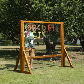 IMG101193_25623 Outdoor Maltafel, transparent, inkl. 4 Standfüßen-image