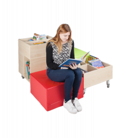 cuBe Bücherinsel "L" 4-teilig Bücherinsel "L" mit hoher und flacher Bücherkiste fahrbar und 2 Sitzhockern cuBe Bücherinsel "L" 4-teilig Bücherinsel "L" mit hoher und flacher Bücherkiste fahrbar und 2 Sitzhockern-image