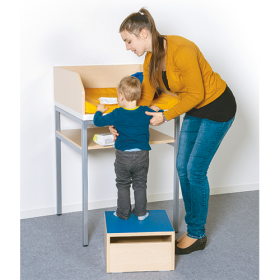 Tritthocker mit Linoleumbelag B/H/T: 40x24x40 cm-image