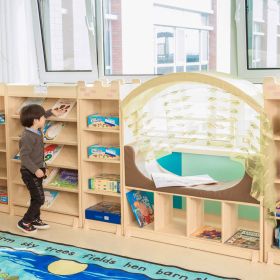 IMG102310_29713 Spiel- und Leseecke-image