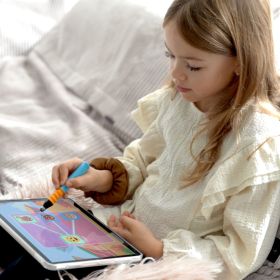 IMG101342_31843 EDURINO Figur Niki, "Erstes Englisch ab 4", Zugang zur EDURINO-Lernwelt-image