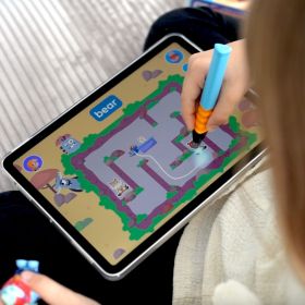 IMG101342_31842 EDURINO Figur Niki, "Erstes Englisch ab 4", Zugang zur EDURINO-Lernwelt-image