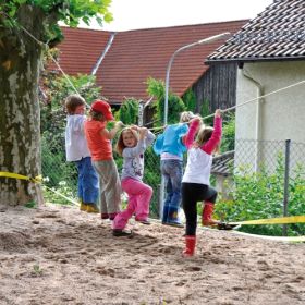 IMG82752_253 Slackline inkl. Baumschoner und Halteseil-image
