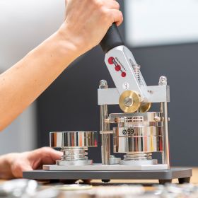 Buttonmaschine Flexi inkl. Stempelsatz 59 mm-image